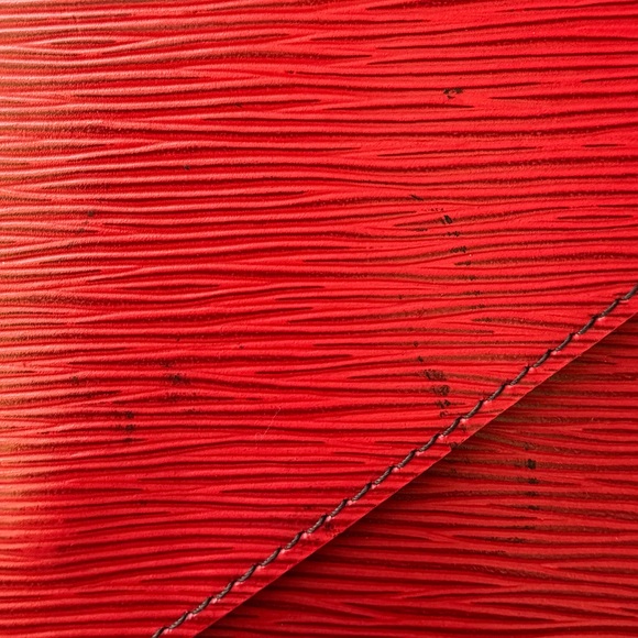 Louis Vuitton Art Deco Red Epi Envelope Clutch - Vintage - Picture 12 of 15